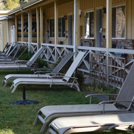 The Lodge At Blue Lakes Upper Lake Exterior foto