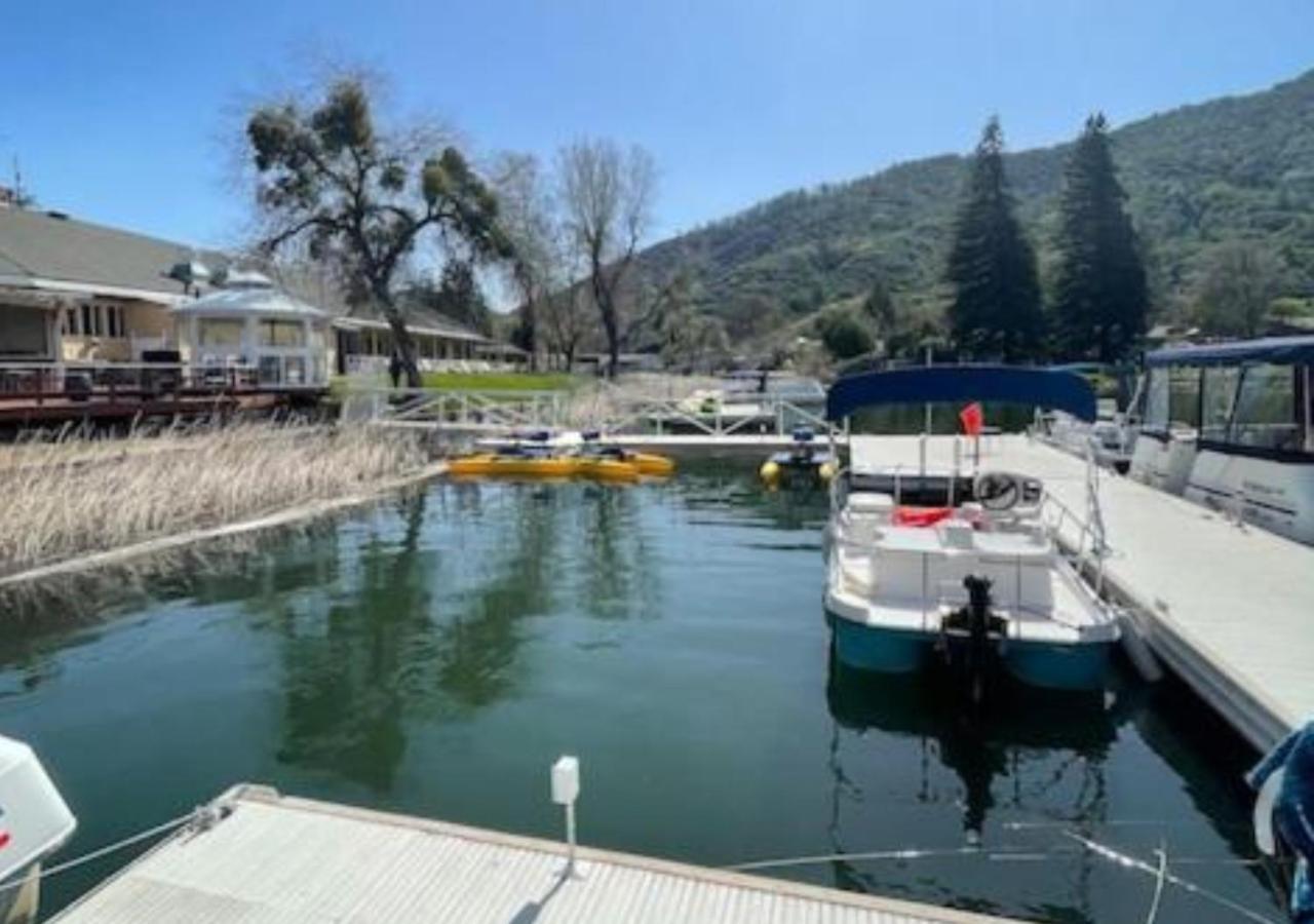 The Lodge At Blue Lakes Upper Lake Exterior foto